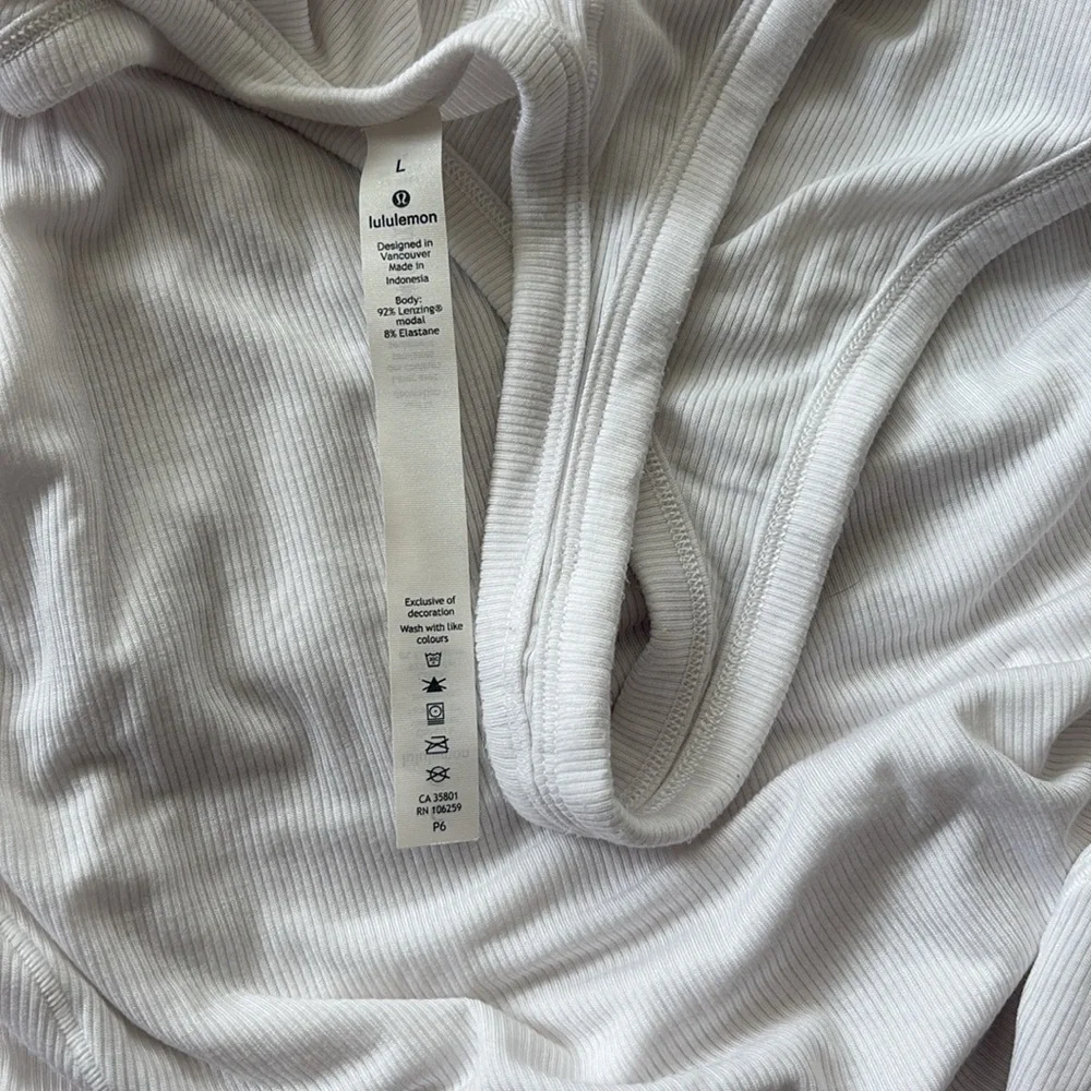 lululemon athletica lightweight sleeveless
